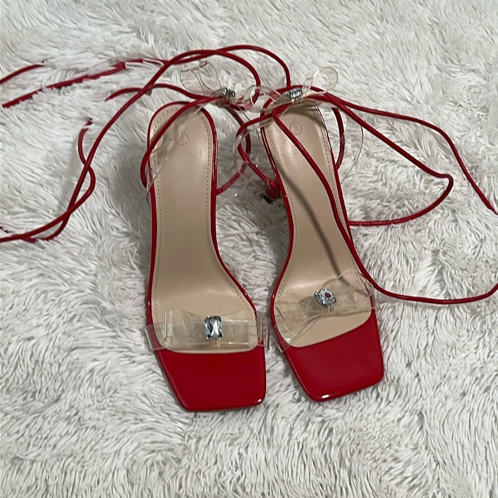 😊 NWOT ZBY Lace Up Heels